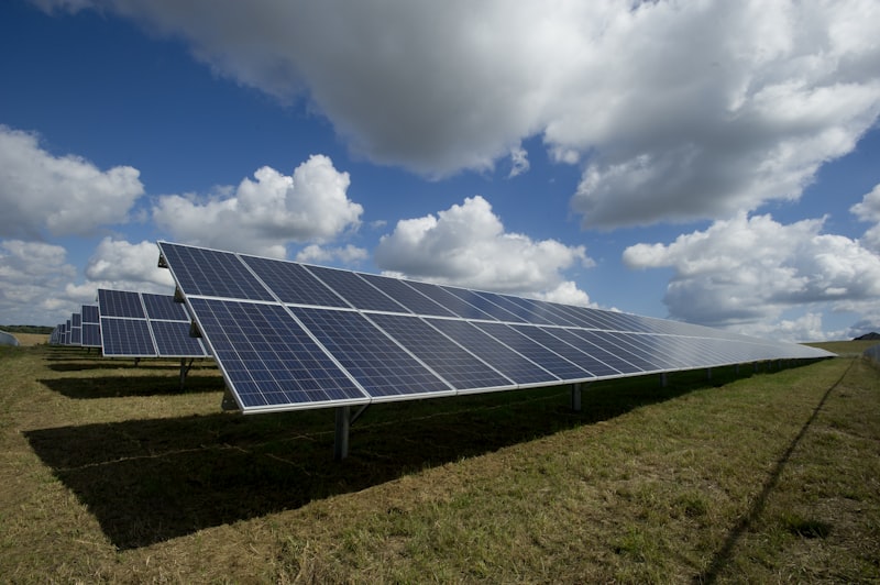 Panouri solare pe casa moderna